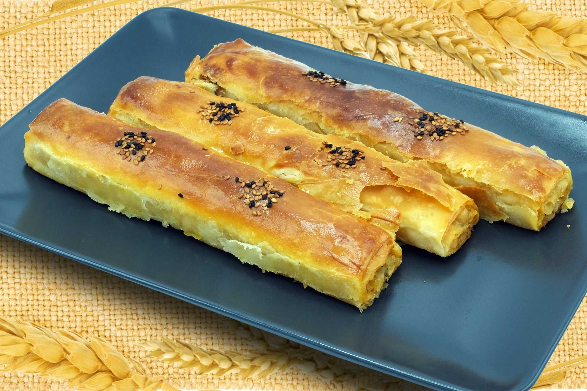 Patatesli Ev Böreği (16 adet Tepsi)